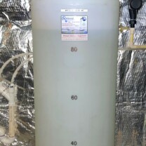 Solution feeder pump with a solution tank and static mixer